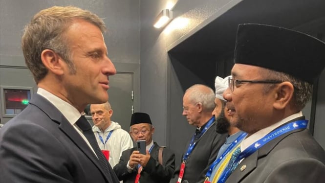 Menteri Agama Yaqut Cholil Qoumas bertemu Presiden Prancis Emmanuel Macron.