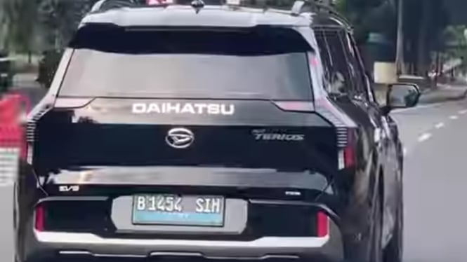 Kia EV9 pakai emblem Daihatsu