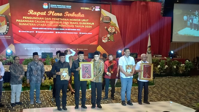 KPU Sumut menggelar pengundian dan penetapan nomor urut dua pasangan Calon Gubernur dan Wakil Gubernur Sumut dalam Pemilihan Tahun 2024.(B.S.Putra/VIVA)