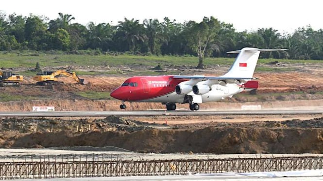 Pesawat Kepresidenan Republik Indonesia Mendarat Perdana di Bandara VVIP IKN