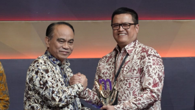 Menkominfo, budi Arie dan EVP Human Capital PNM, Sasono Hantarto