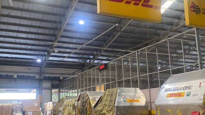 Gudang DHL di Jakarta (Doc: Natania Longdong)