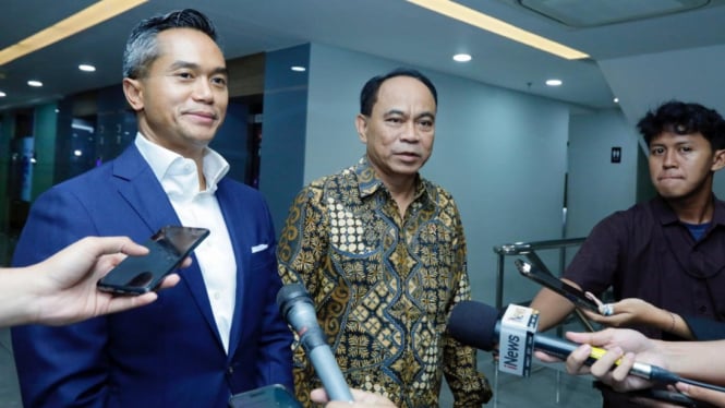 Pertemuan Ketua Kadin Indonesia Anindya Bakrie dengan Menkominfo Budi Arie