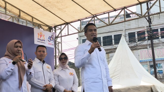 Ketua Umum Kamar Dadang dan Industri Indonesia (Kadin), Anindya Bakrie di acara Gebyar Pasar Kadin di Pasar Baru Bekasi, Kota Bekasi, Jawa Barat, Kamis, 26 September 2024