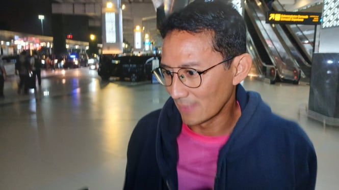 Menteri Pariwisata dan Ekonomi Kreatif (Menparekraf), Sandiaga Uno di Terminal 1 Bandara Soetta, Tangerang