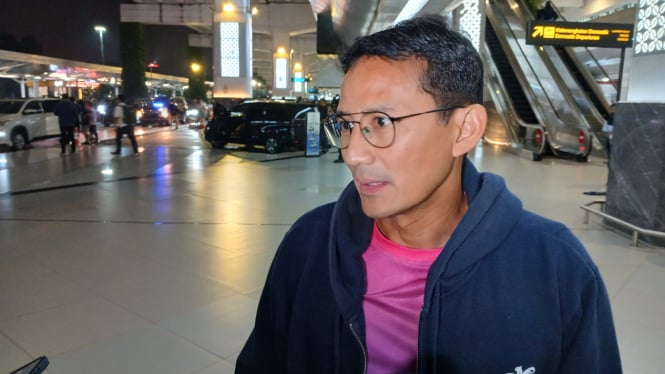 Menteri Pariwisata dan Ekonomi Kreatif (Menparekraf), Sandiaga Uno di Terminal 3 Bandara Soetta, Tangerang