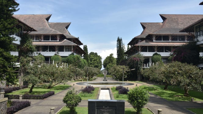 institut teknologi bandung (ITB)