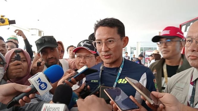 Sandiaga Uno saat mengunjungi Sirkuit Mandalika, Jumat, 27 September 2024 (Satria)