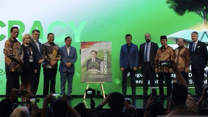Ketua MPR RI Bambang Soesatyo menghadiri kegiatan Peluncuran Buku Green Democrac