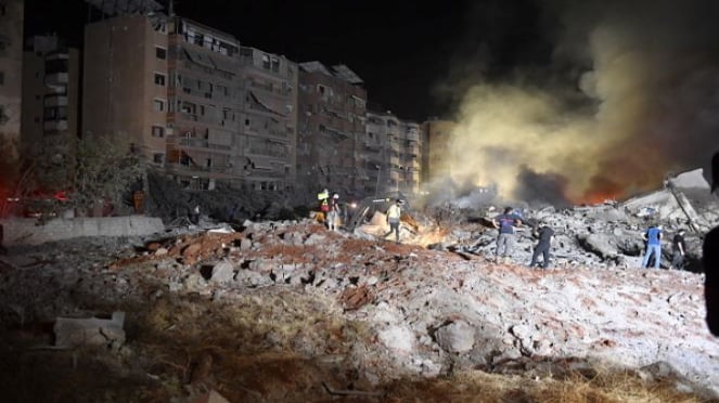 Como resultado dos ataques israelenses, edifícios foram destruídos no sul da capital do Líbano, Beirute