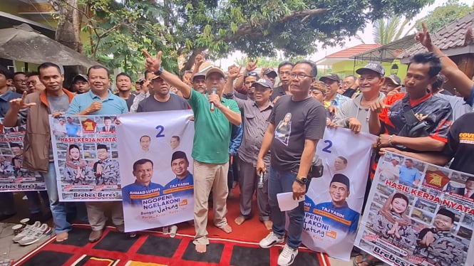 Ratusan dari dua kelompok relawan di Brebes dukung Luthfi-Taj Yasin