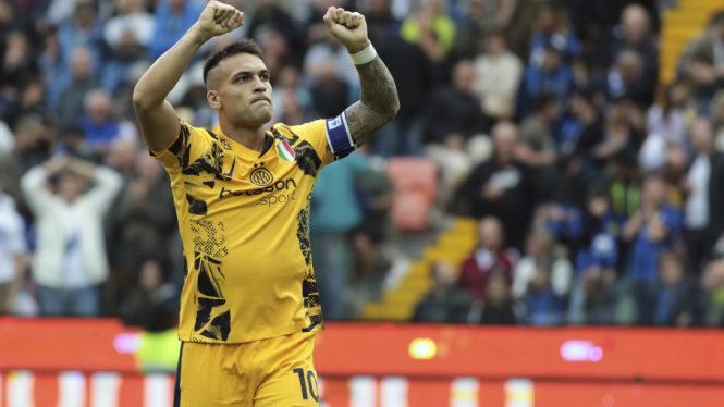 Pemain Inter Milan, Lautaro Martinez rayakan gol