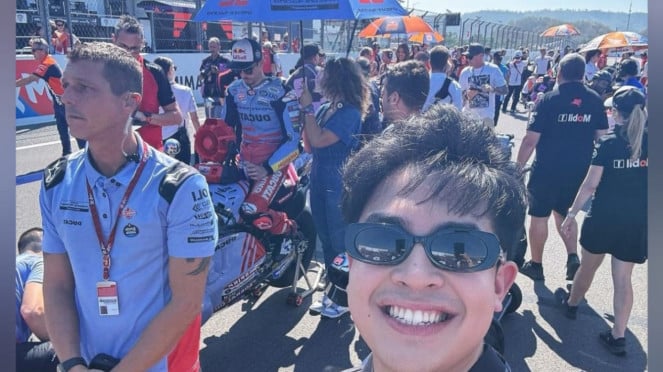 Jerome Polin selfie dengan Alex Marquez di MotoGP Mandalika 2024