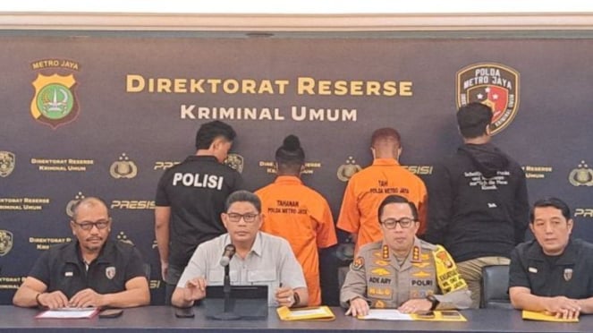 Polisi melepaskan penjahat yang melerai perselisihan di Kemang, Jakarta Selatan.