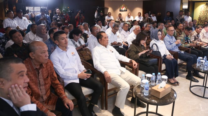 Seminar Kadin Indonesia dan Menteri Perindustrian Agus Gumiwang Kartasasmita.