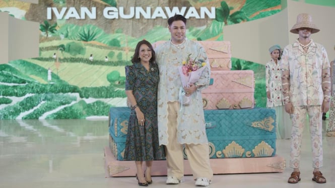 Ivan Gunawan luncurkan koleksi fashion terbaru.