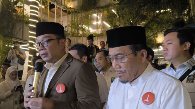 Cagub-cawagub Jakarta nomor urut 01, Ridwan Kamil dan Suswono di Kantor DPD Partai Golkar, Jakarta Pusat, Senin, 30 September 2024