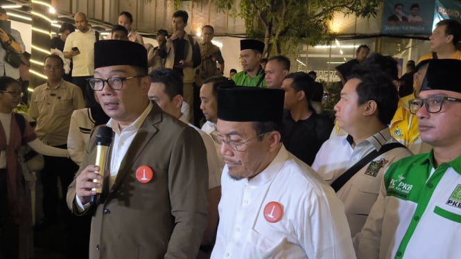 Cagub-cawagub Jakarta nomor urut 01, Ridwan Kamil (RK) dan Suswono di Kantor DPD Partai Golkar, Jakarta Pusat, Senin, 30 September 2024