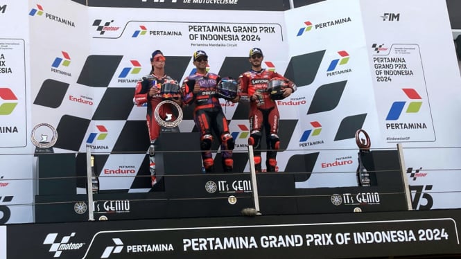 Pedro Costa (kiri), Jorge Martin (tengah) dan Francesco Bagnaia (kanan)