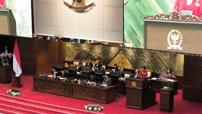 Puan Maharani saat memberikan sambutan usai ditetapkan sebagai Ketua DPR periode 2024-2029 di Gedung Nusantara II, Kompleks Parlemen, Senayan, Jakarta, Selasa, 1 Oktober 2024. 