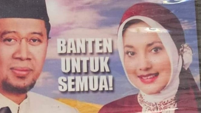 Spanduk Zulkieflimansyah dan Marissa Haque saat ikut Pilkada Banten 2006 lalu (istimewa)