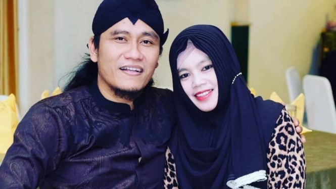 Gus Miftah dan sang istri, Ning Astuti