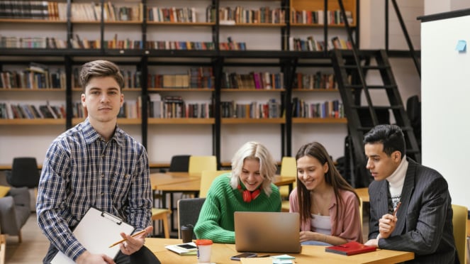 Ejemplo: estudiar y trabajar a tiempo parcial