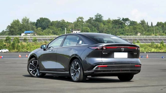 Mazda EZ-6