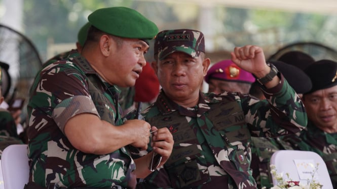 VIVA Militer: Panglima TNI bersama KSAD Jenderal TNI Maruli Simanjuntak 