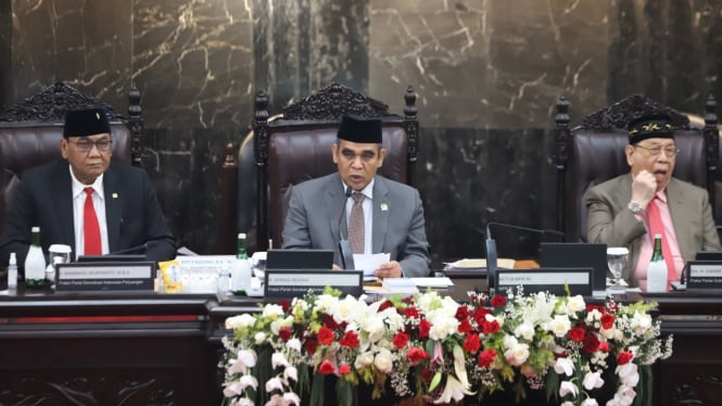 Ahmad Muzani resmi dilantik menjadi Ketua MPR RI bersama 8 Wakil Ketua