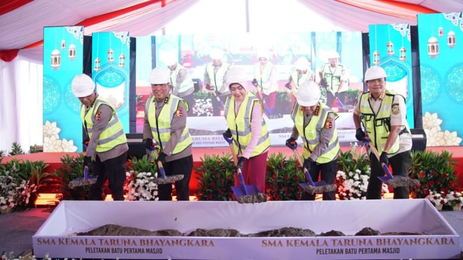 Groundbreaking pembangunan Masjid SMA Kemala Taruna Bhayangkara