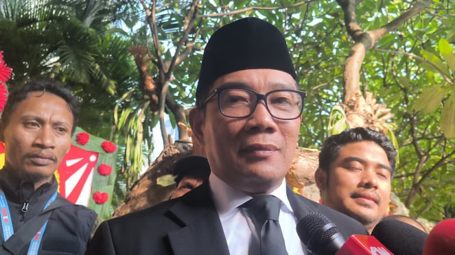 Calon Gubernur DKI Nomor Urut 01, Ridwan Kamil di Kantor DPRD DKI Jakarta, Jakarta Pusat, Jumat, 4 Oktober 2024