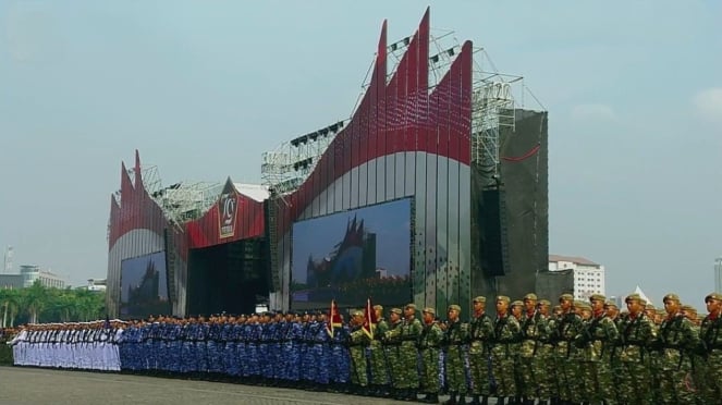 Comemoração do 79º aniversário da TNI em Silang Monas