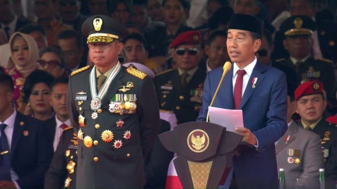 Presiden Jokowi menyampaikan amanat di HUT TNI Ke-79 di Monas