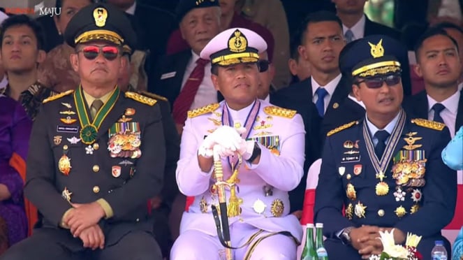 Ketiga Kepala Staf TNI Angkatan Darat, TNI Angkatan Laut, dan TNI Angkatan Udara pada acara HUT TNI ke-79