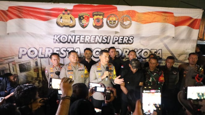 Kapolresta Bogor Kota Kombes Pol Bismo Teguh Prakoso dalam konfrensi pers Minggu malam. VIVA/Muhammad AR