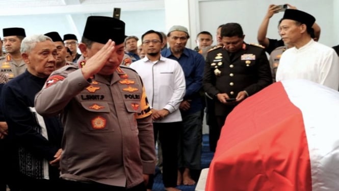 Kapolri Jenderal Listyo Sigit Prabowo takziah jenazah Kapolres Boyolali 