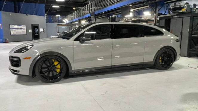 Mark Zuckerberg bikin Porsche Cayenne minivan