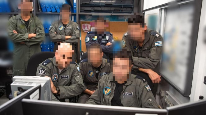 VIVA Military: Kampfjetpilot der israelischen Luftwaffe (IAF).