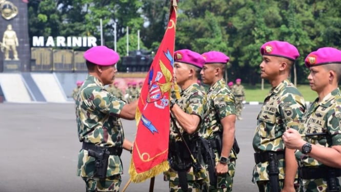 VIVA Militer:Danpasmar 1 Brigjen TNI (Mar) Umar Farouq lantik 3 pejabat Pasmar 1