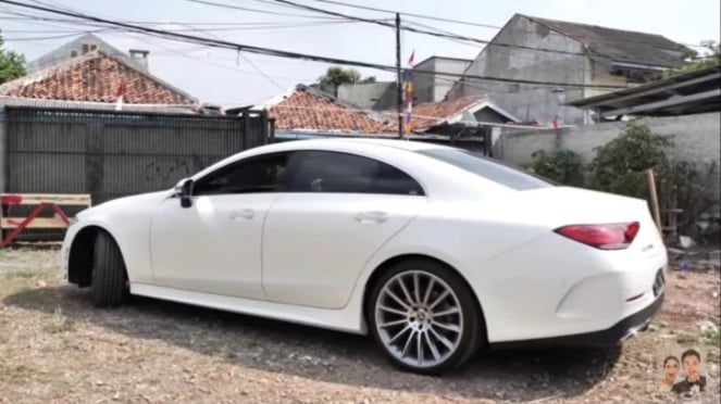 Baim Wong Mercedes-Benz CLS fue un regalo para Paula