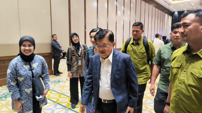 Jusuf Kalla hadiri acara peluncuran buku bertajuk 'Perjalanan dan Pencapaian Kabinet Indonesia Bersatu I (2004-2009)'