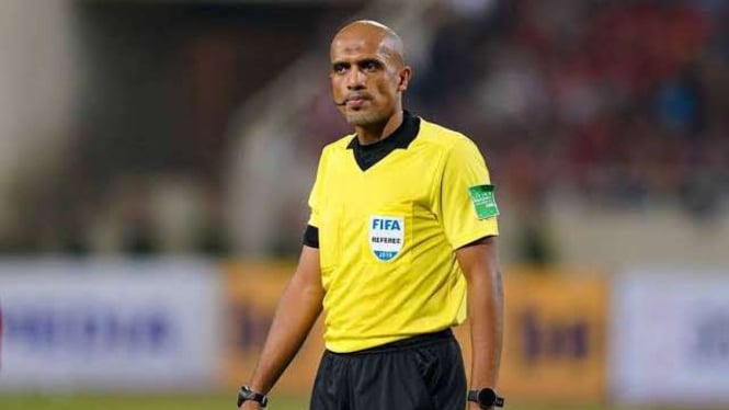 wasit Ahmed Al Kaf yang memimpin laga Bahrain vs Timnas Indonesia