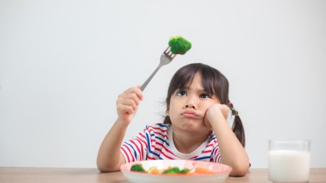 ilustrasi anak tidak mau makan sayur