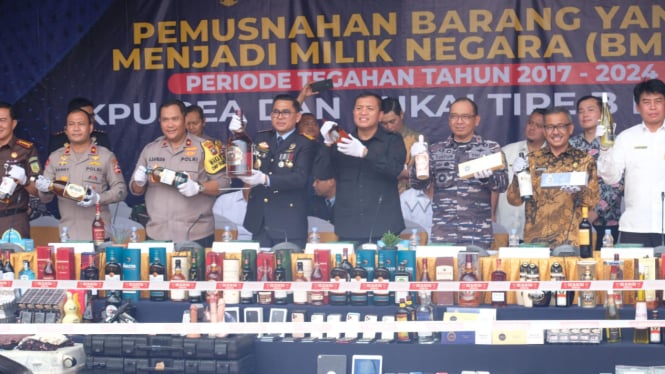 Bea Cukai Batam musnahkan barang ilegal