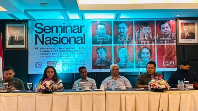 Seminar Nasional bertema Organisasi Masyarakat Sipil Sebagai Pilar Demokrasi.