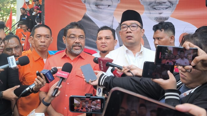 Presiden Partai Buruh Said Iqbal dan cagub Jakarta nomor urut 01, Ridwan Kamil di Gedung KNPI, Jakarta Timur, Jumat, 11 Oktober 2024