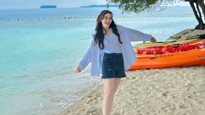 Ayu Ting Ting menyewa pulau dan resor pribadi di Kepulauan Seribu.