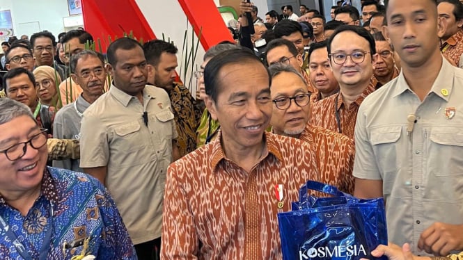 Jokowi di pameran TEI 2024.