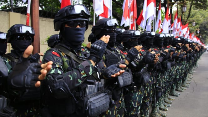 Anggota Korps Brimob Polri